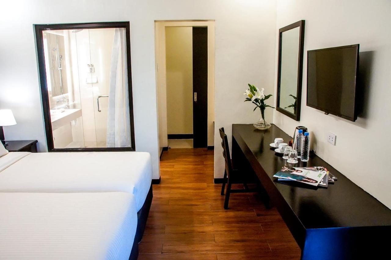 Pina Suites Ormoc Kültér fotó